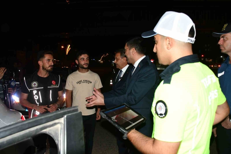Siverek’te Asayiş Uygulamasına Vali Şıldak Eşlik Etti