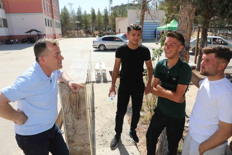 Nizip Belediyesi’nden Yks Adaylarına Ulaşım Desteği