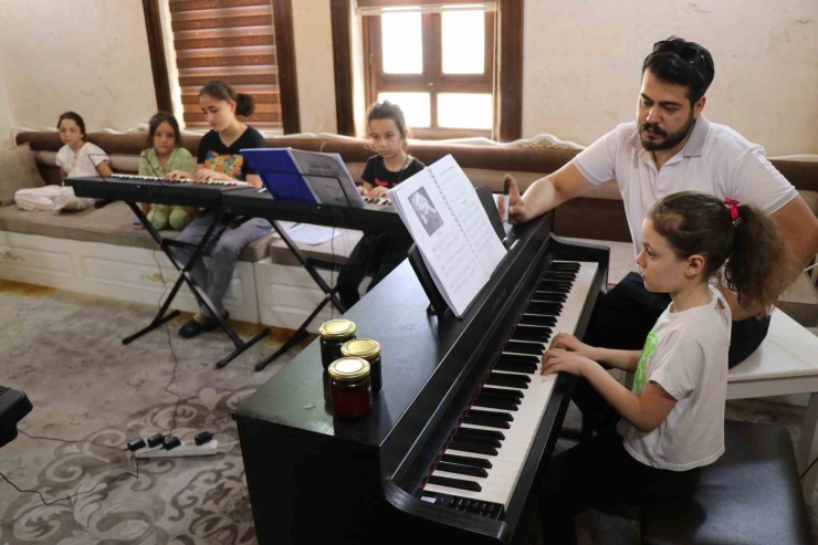 Kültür Ve Sanat Evi Haliliyelilerin Yeni Buluşma Noktası Oldu