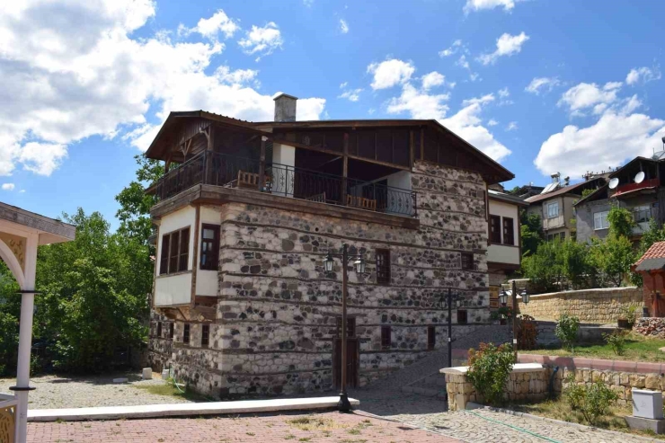 Sakin Şehir Arapgir Yaza Hazır