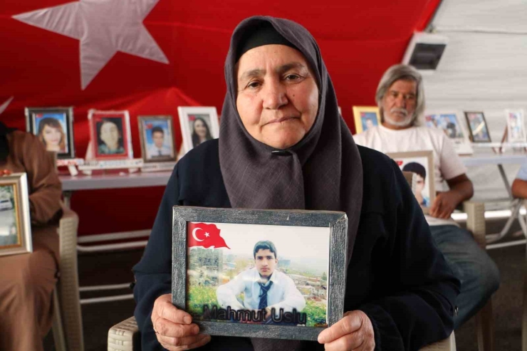 Diyarbakır Anneleri Kavurucu Sıcaklara Rağmen Evlat Nöbetine Devam Ediyor