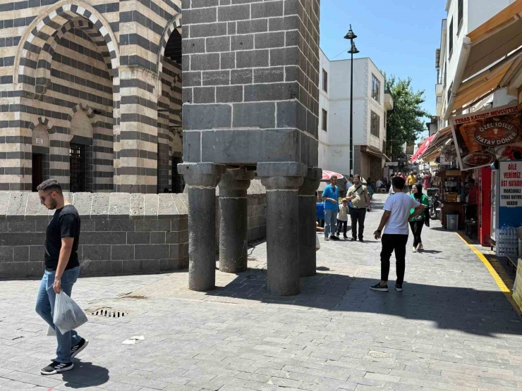 Diyarbakır’da Kavurucu Sıcaklardan Dolayı Tarihi Mekanlar Boş Kaldı