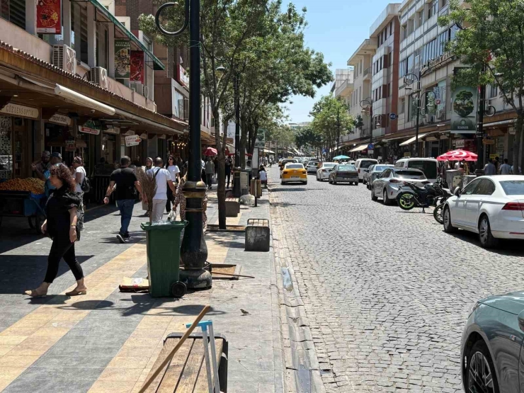 Diyarbakır’da Kavurucu Sıcaklardan Dolayı Tarihi Mekanlar Boş Kaldı
