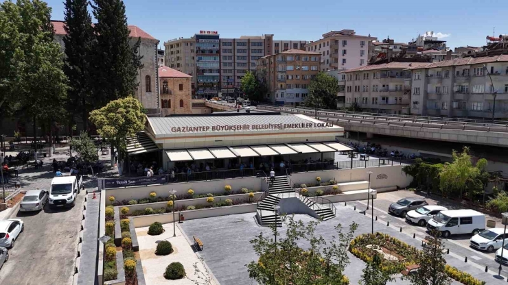 Gaziantep Büyükşehir’in Emekliler Lokali Büyük İlgi Görüyor