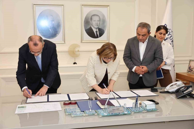 Gaziantep Büyükşehir’den Yeni Yeşil Alan Çalışması