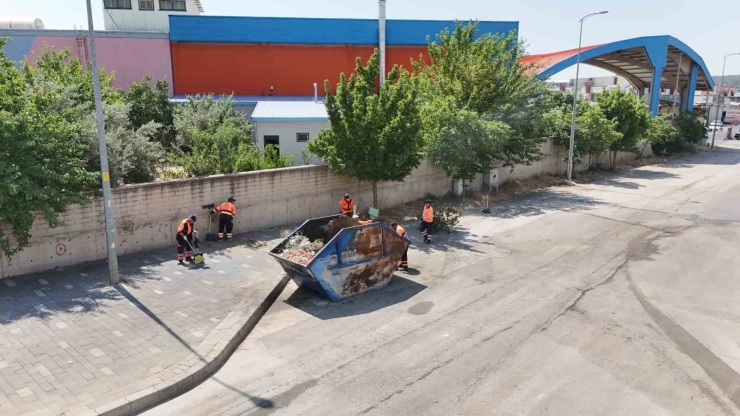Şehitkamil’den Sanayi Mahallesi’nde Detaylı Temizlik