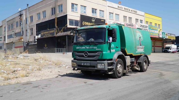 Şehitkamil’den Sanayi Mahallesi’nde Detaylı Temizlik