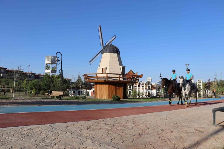Gaziantep’te Atlı Jandarma Birlikleri Görev Başında