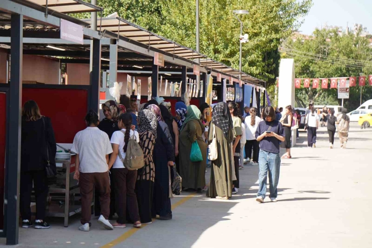 Gasmek Aile Yılı Özel Sergisi Büyük İlgi Görüyor