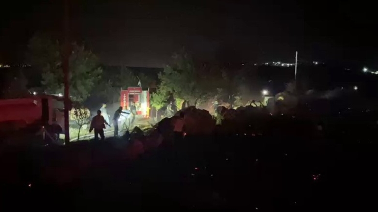 Otluk Alanda Çıkan Yangın Saman Balyalarına Sıçradı