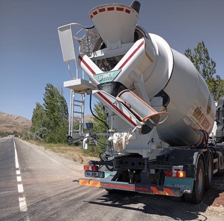 Beton Mikser İle Motosiklet Çarpıştı: 1 Kişi Yaralandı