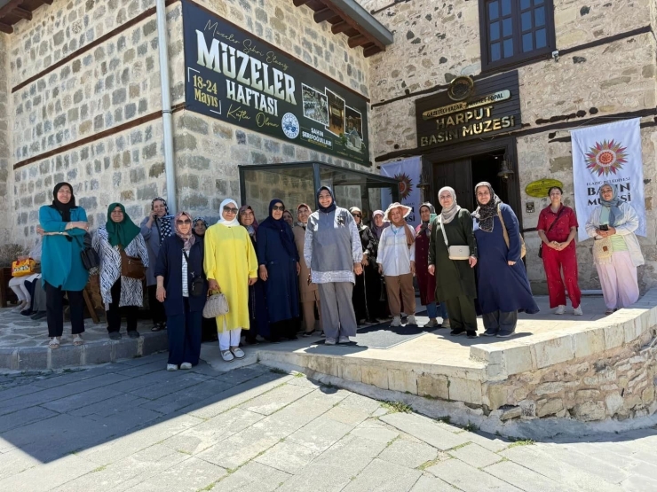 Yeşilyurt Kent Konseyi Kadın Meclisinden Harput’a Tarih Ve Kültür Dolu Gezi