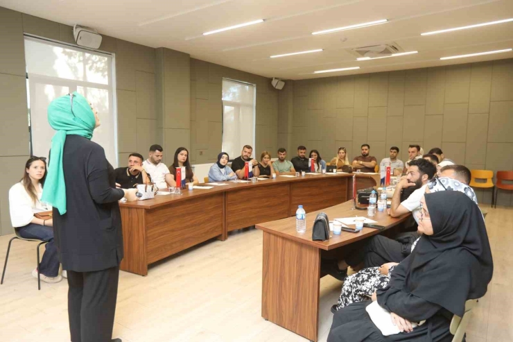 Aile Akademisi’nde Evlilik Öncesi Eğitim Başladı