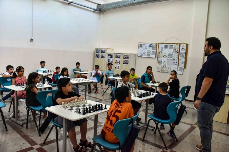 Diyarbakır’da Çocuklar Yaz Atölyelerinde Sanatla Buluşuyor