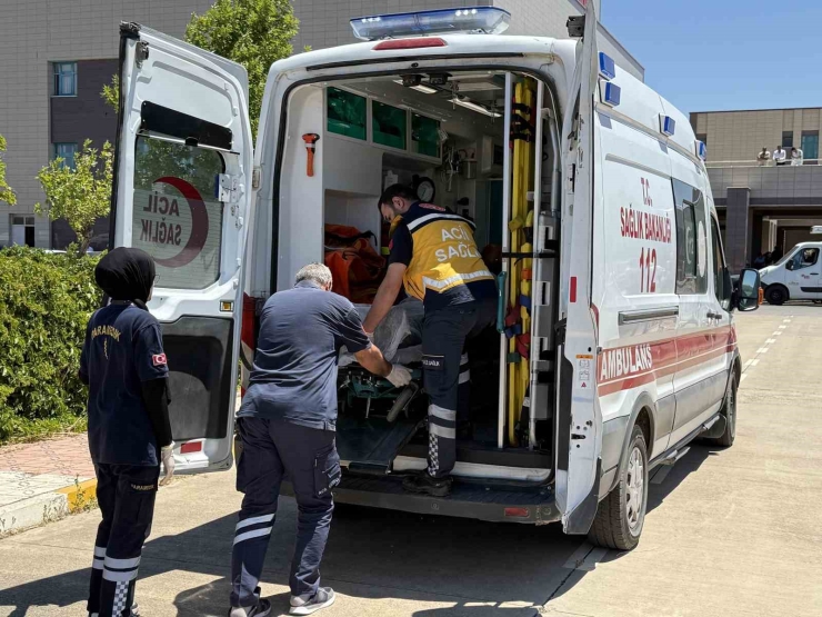 Çim Biçerken Yaralanan Vatandaş Helikopterle Diyarbakır’a Sevk Edildi