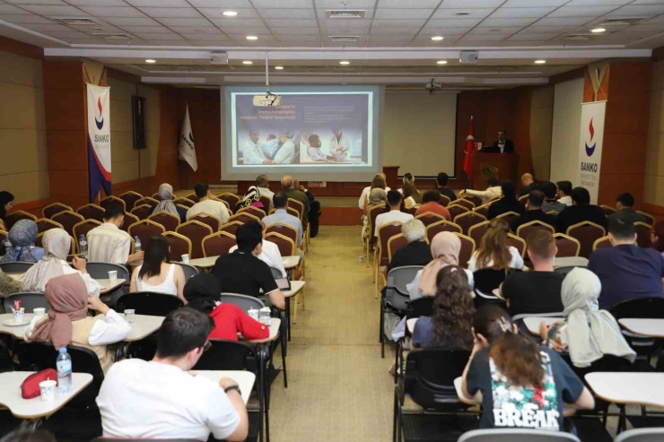 Sanko Üniversitesi Tıp Fakültesi Mezuniyet Sonrası İç Hastalıkları Eğitim Kursu Düzenledi