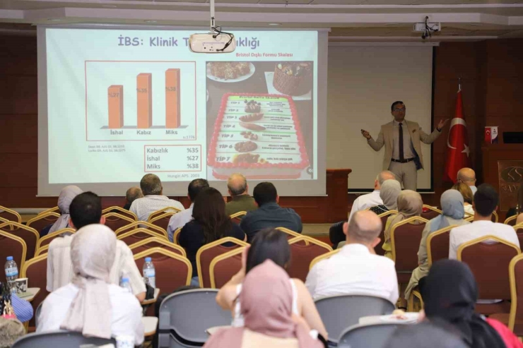 Sanko Üniversitesi Tıp Fakültesi Mezuniyet Sonrası İç Hastalıkları Eğitim Kursu Düzenledi