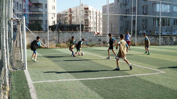 Yaz Futbol Kursu Çocukların Gözdesi Oldu
