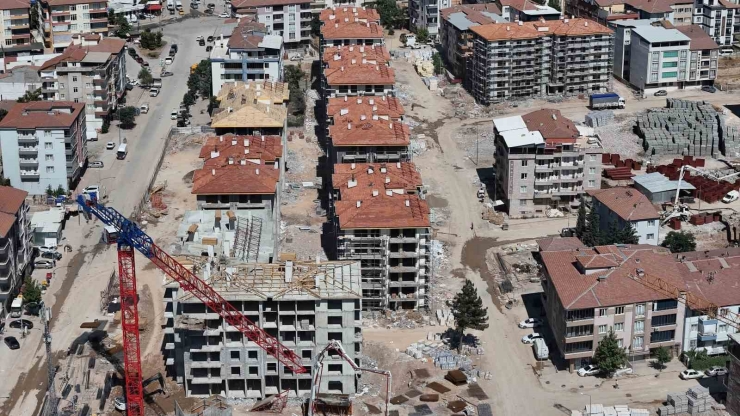 Salköprü Mahallesi’nde Yeni Konutlar Yükseliyor