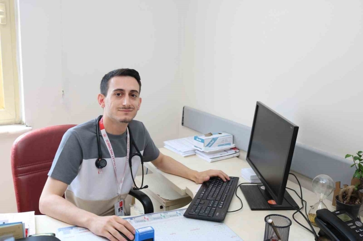 78 Yaşındaki Kadına Kalıcı Kalp Pili Takıldı