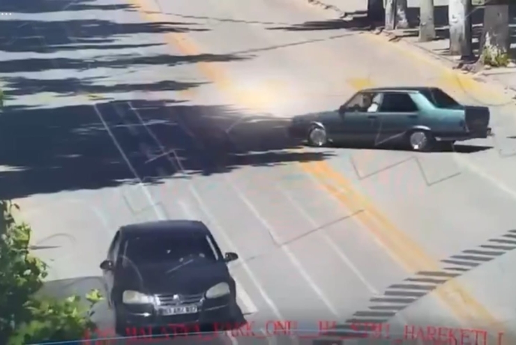Akçadağ’da Besi Çiftliği Ve Odunlukta Yangını