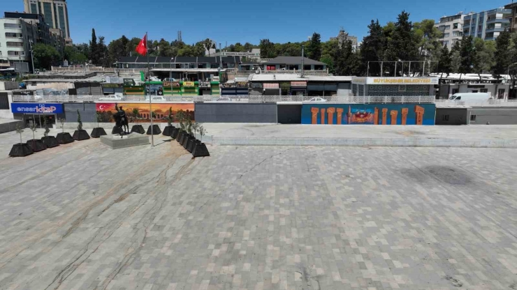 Topçu Ve Rabia Meydanına Estetik Dokunuş