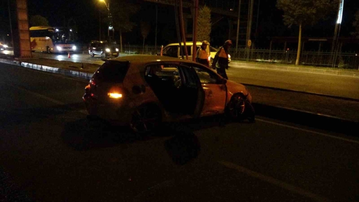 Malatya’da Hafif Ticari Araç İle Otomobil Çarpıştı: 2 Yaralı