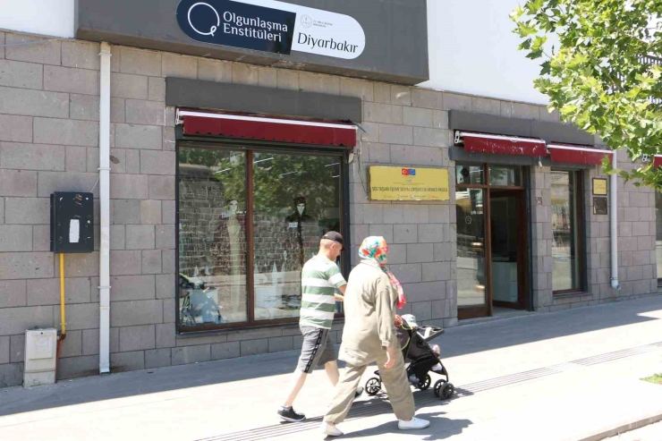 Sur’da El Emeği Göz Nuru Ürünler Sergilenip Satışa Sunuluyor