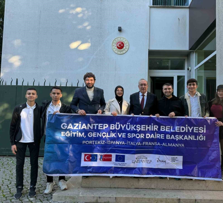 Gaziantep Büyükşehir, Gençlere Avrupa Gezisinin Kapısını Açıyor