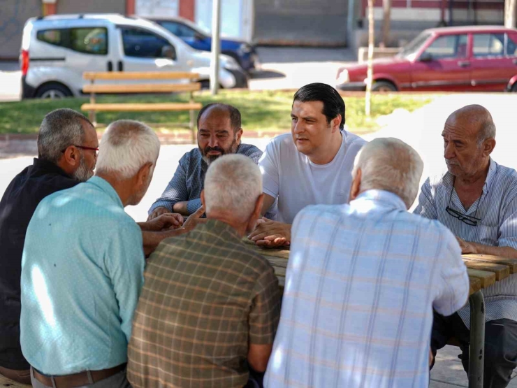 Yılmaz, Sokak Sokak Gezerek, Vatandaşların Taleplerini Dinledi
