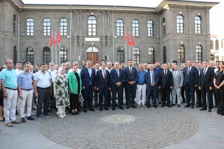 Diyarbakır’da "srebrenitsa Soykırımı" Anısına Fotoğraf Sergisi Açıldı