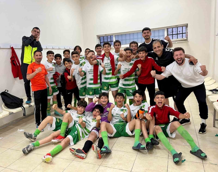 Sahaları Olmadan Depremzede Sporculardan 5’i Bir Yerde Şampiyonluk