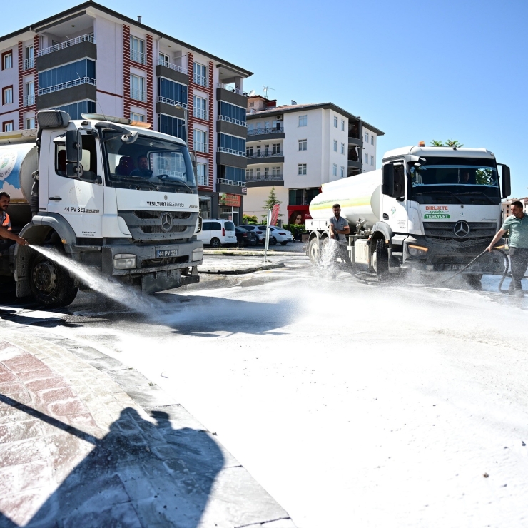 Yeşilyurt Belediyesi’nden Temizlik Atağı!