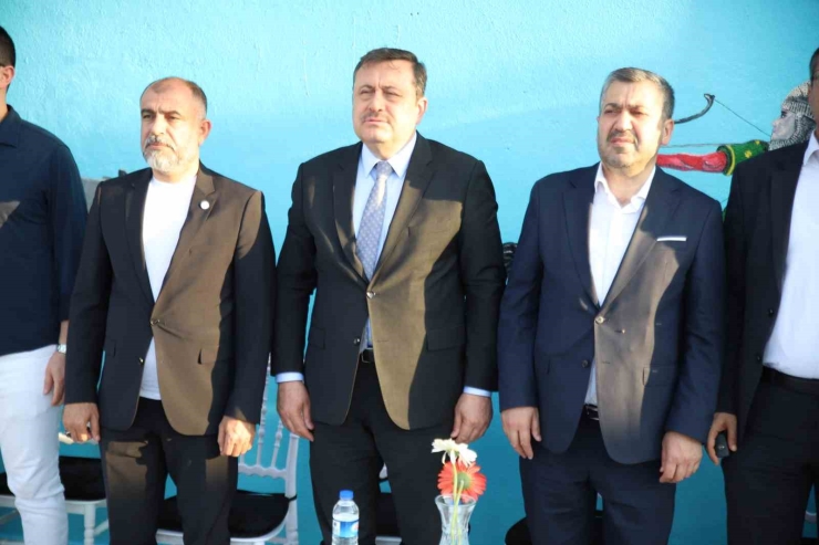 Kızılelma Yüzme Havuzu Hizmete Açıldı