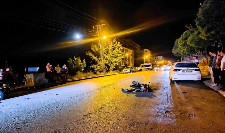 Otomobil Ve Motosiklet Çarpıştı: 1 Ölü