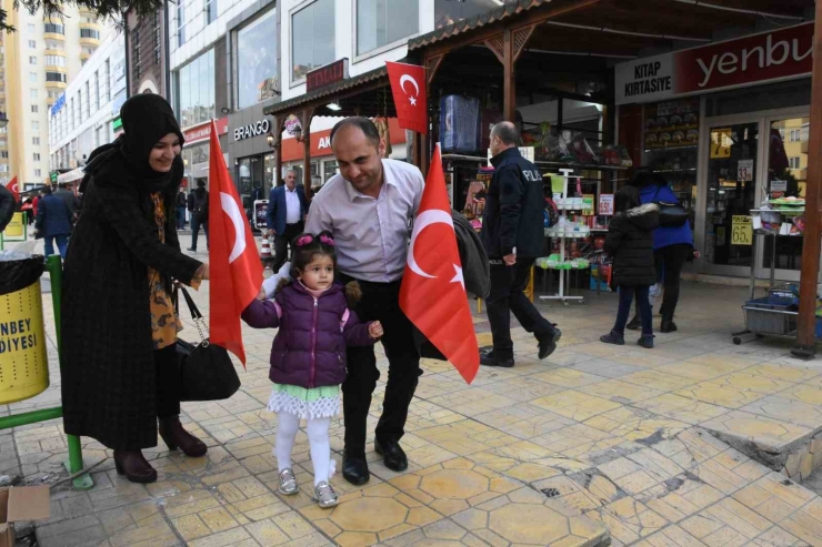 Şahinbey Ay Yıldızla Donatılıyor