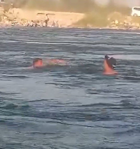 Fırat Nehri’nde 3 Kişi Boğulmaktan Son Anda Kurtardı