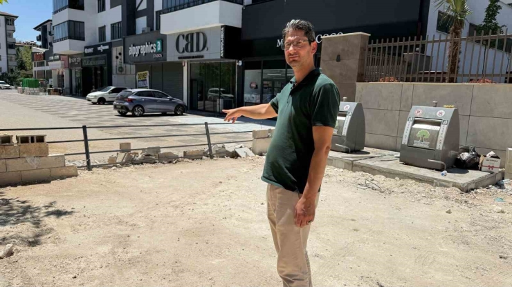 Gaziantep’te Kapanan Yol İki Bina Arasında Krize Neden Oldu