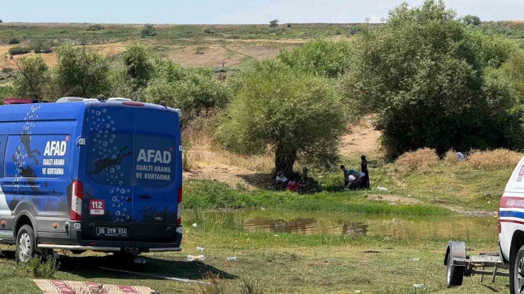 Kardeşini Ve Yakınını Kurtarmak İsterken Dicle Nehri’nde Kaybolan Genci Arama Çalışmaları Havadan Görüntülendi