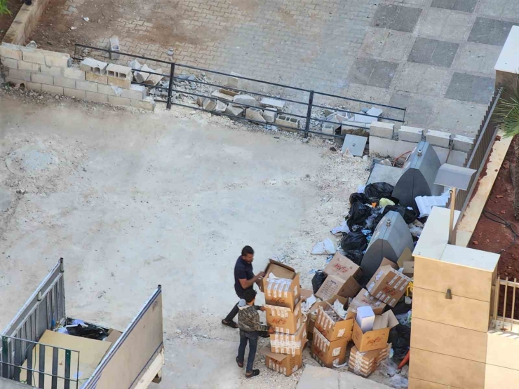 Gaziantep’te Kapanan Yol İki Bina Arasında Krize Neden Oldu