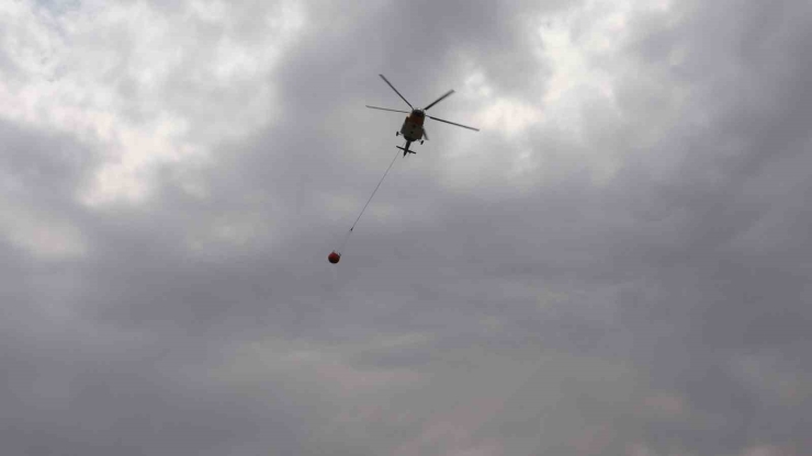 Adıyaman’da Orman Yangınına Helikopterle Müdahale Edildi