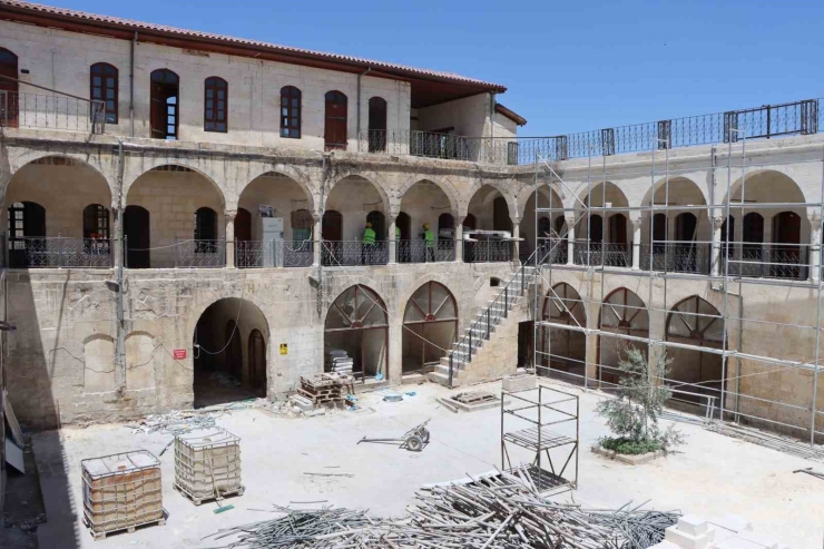 400 Yıllık Barutçu Hanı Restorasyon Çalışmalarıyla Yeniden Gün Yüzüne Çıkıyor