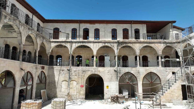 400 Yıllık Barutçu Hanı Restorasyon Çalışmalarıyla Yeniden Gün Yüzüne Çıkıyor