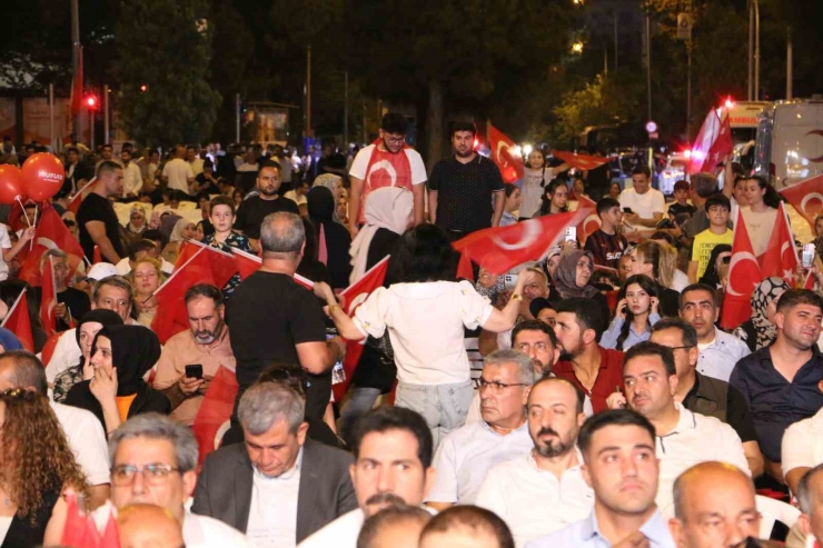 Diyarbakır’da 15 Temmuz Demokrasi Ve Milli Birlik Günü Programı Düzenlendi