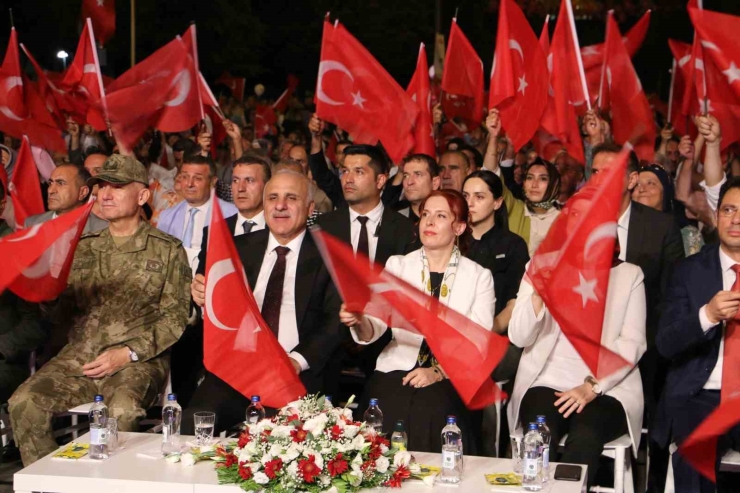 Diyarbakır’da 15 Temmuz Demokrasi Ve Milli Birlik Günü Programı Düzenlendi