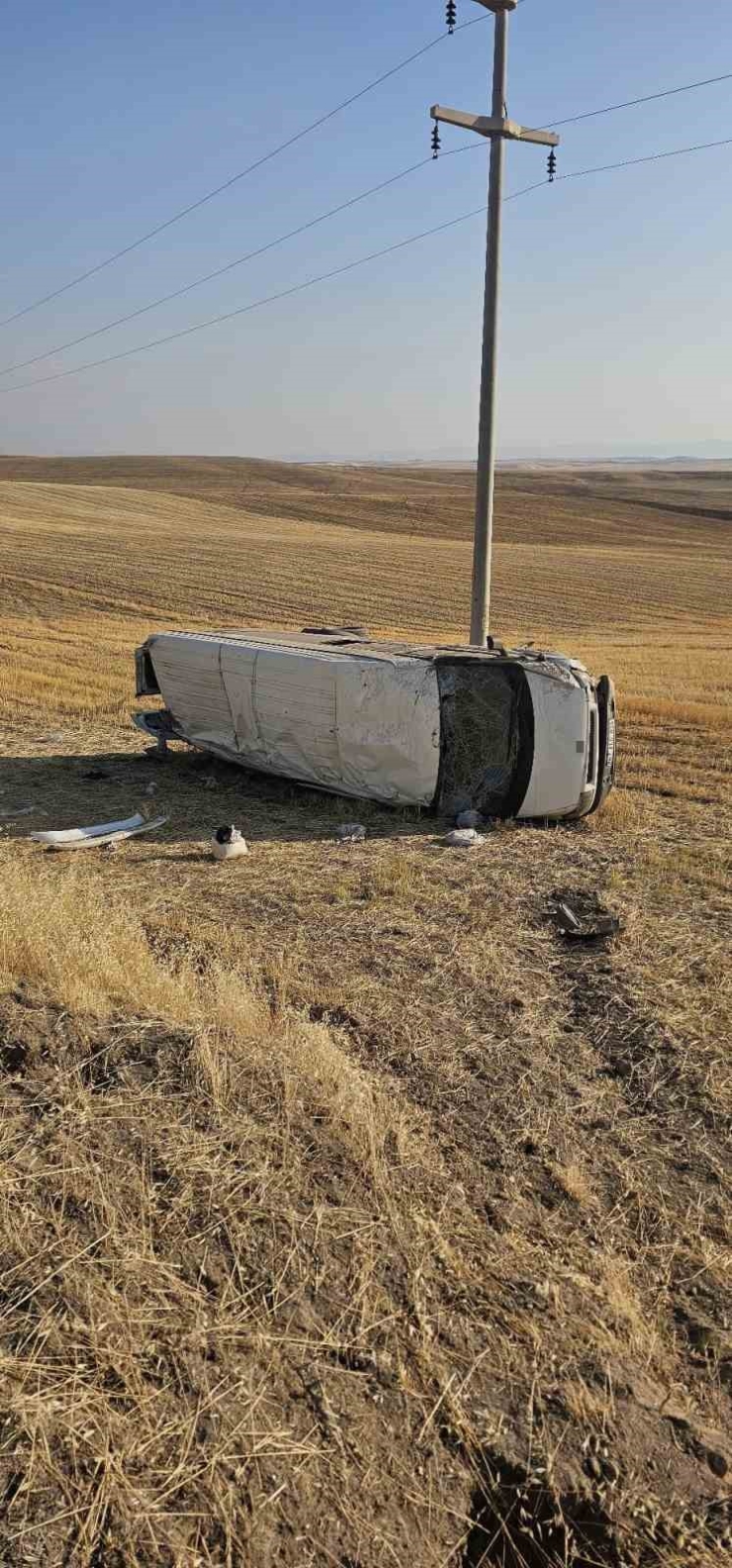 Tarım İşçilerini Taşıyan Minibüs Şarampole Yuvarlandı: 18 Yaralı