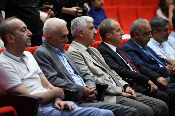 Malatya’da Yerel Medya Sempozyumu Düzenlendi