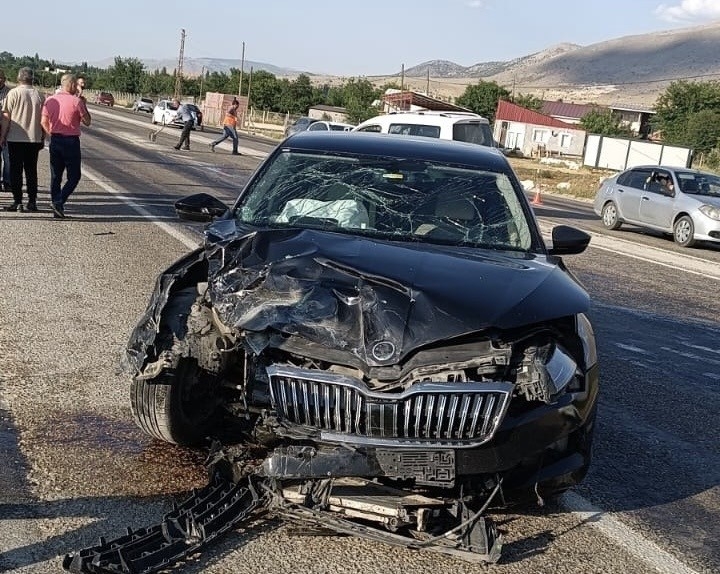 Doğanşehir’de İki Araç Çarpıştı: 2 Yaralı
