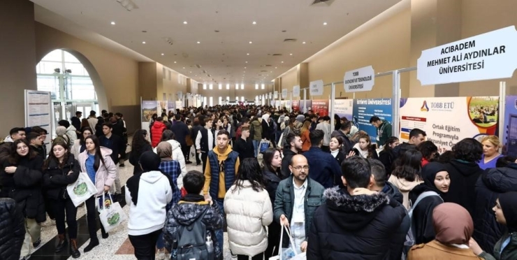 Gibtü Üniversite Tercih Günleri’nde Adaylarla Buluşuyor