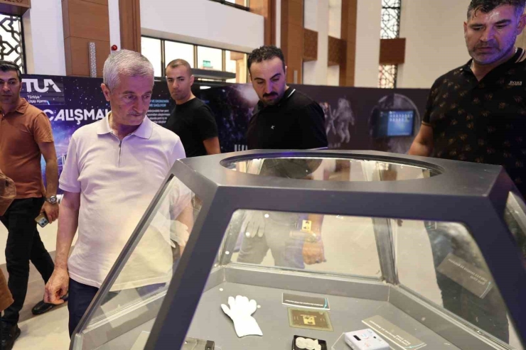 Şahinbey Belediyesi "ufkun Ötesinde" Sergisine Ev Sahipliği Yapıyor
